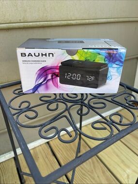 Braun Wireless Charging Clock  - Black-new